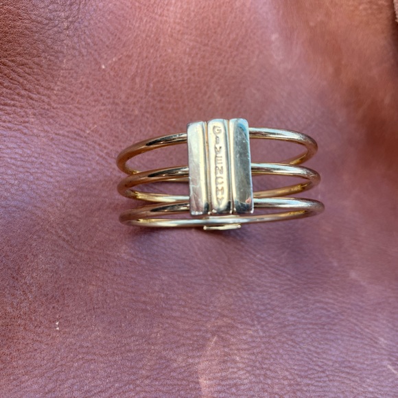 Vintage Givenchy gold cuff. - Picture 7 of 9